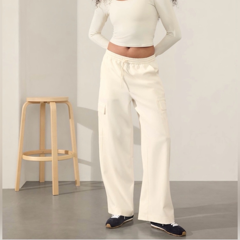 Athleta Ivory Wide-Leg Cargo Pants - Picture 3 of 16